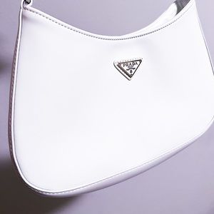 White shoulder bag